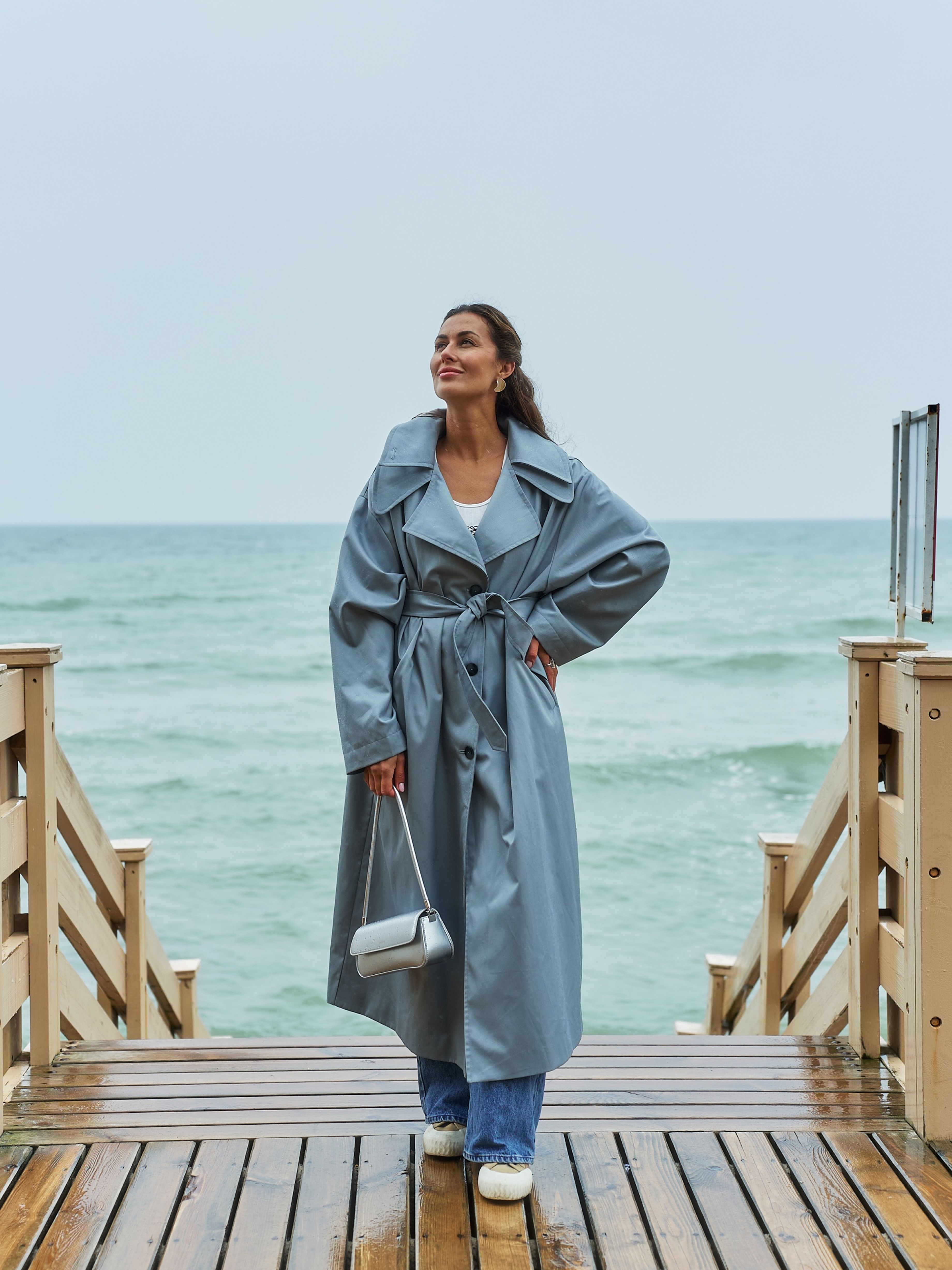 Тренч серо-голубой с двойным воротником