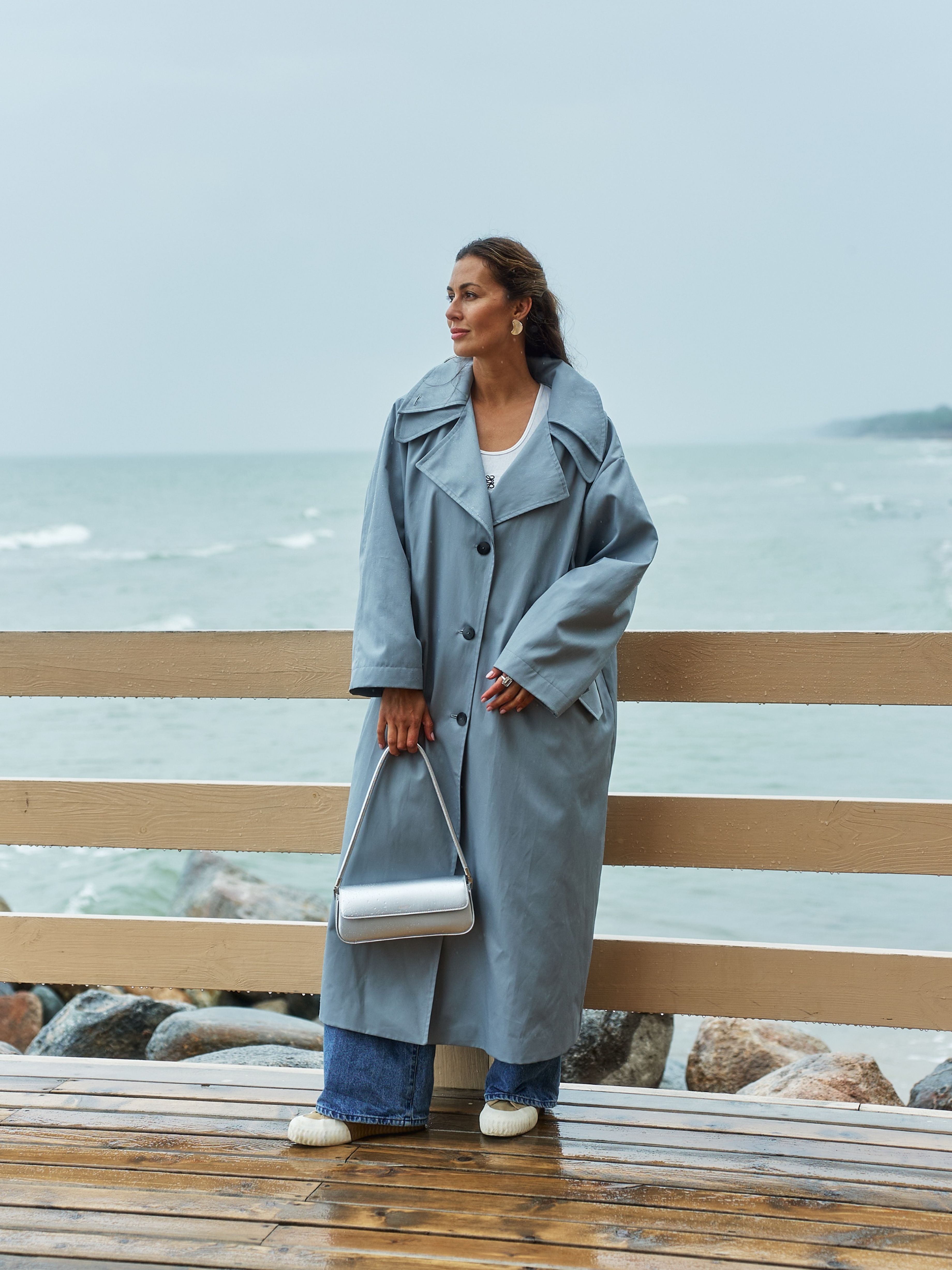 Тренч серо-голубой с двойным воротником