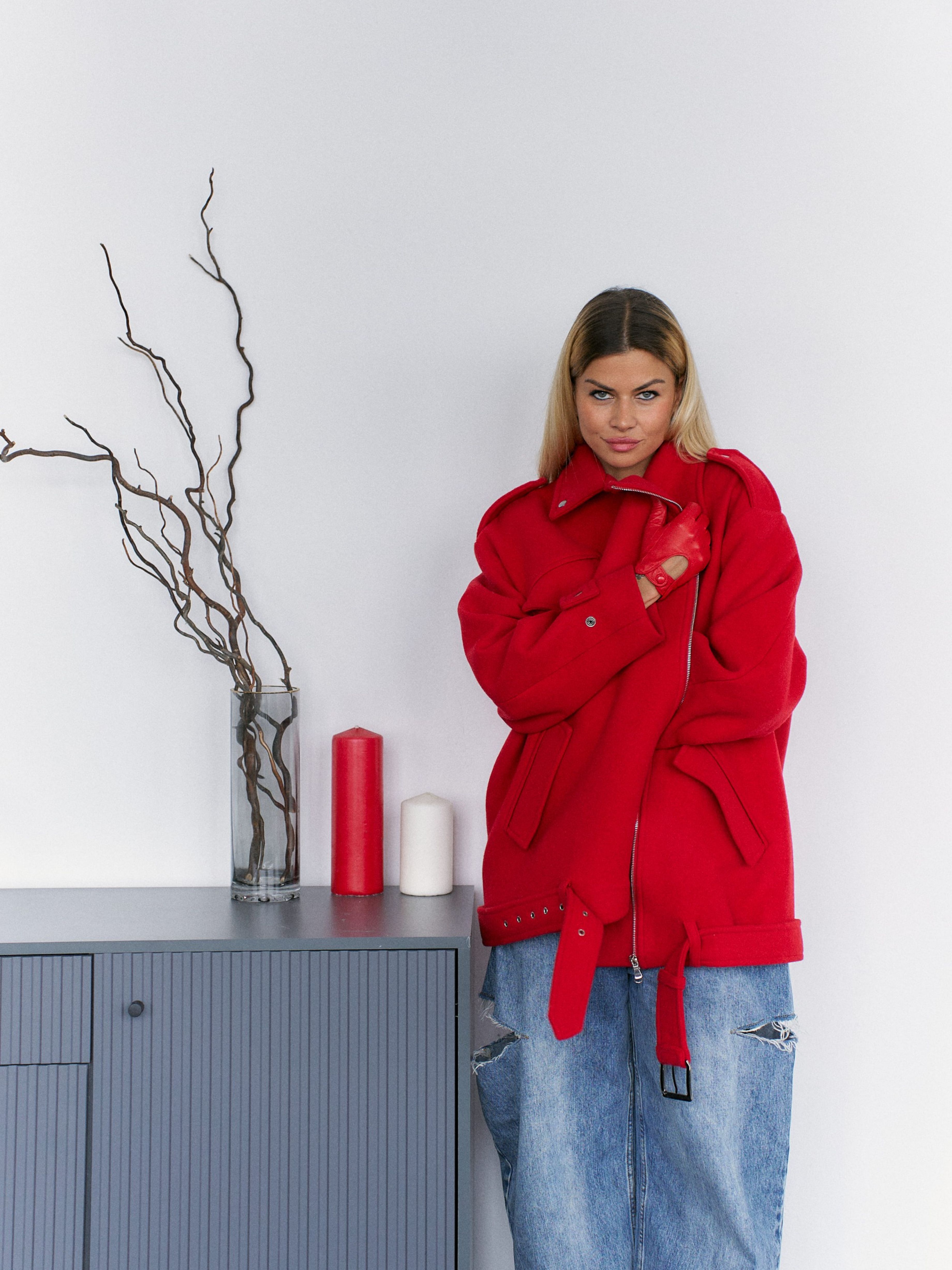woman_woolen_kosukha_red_color