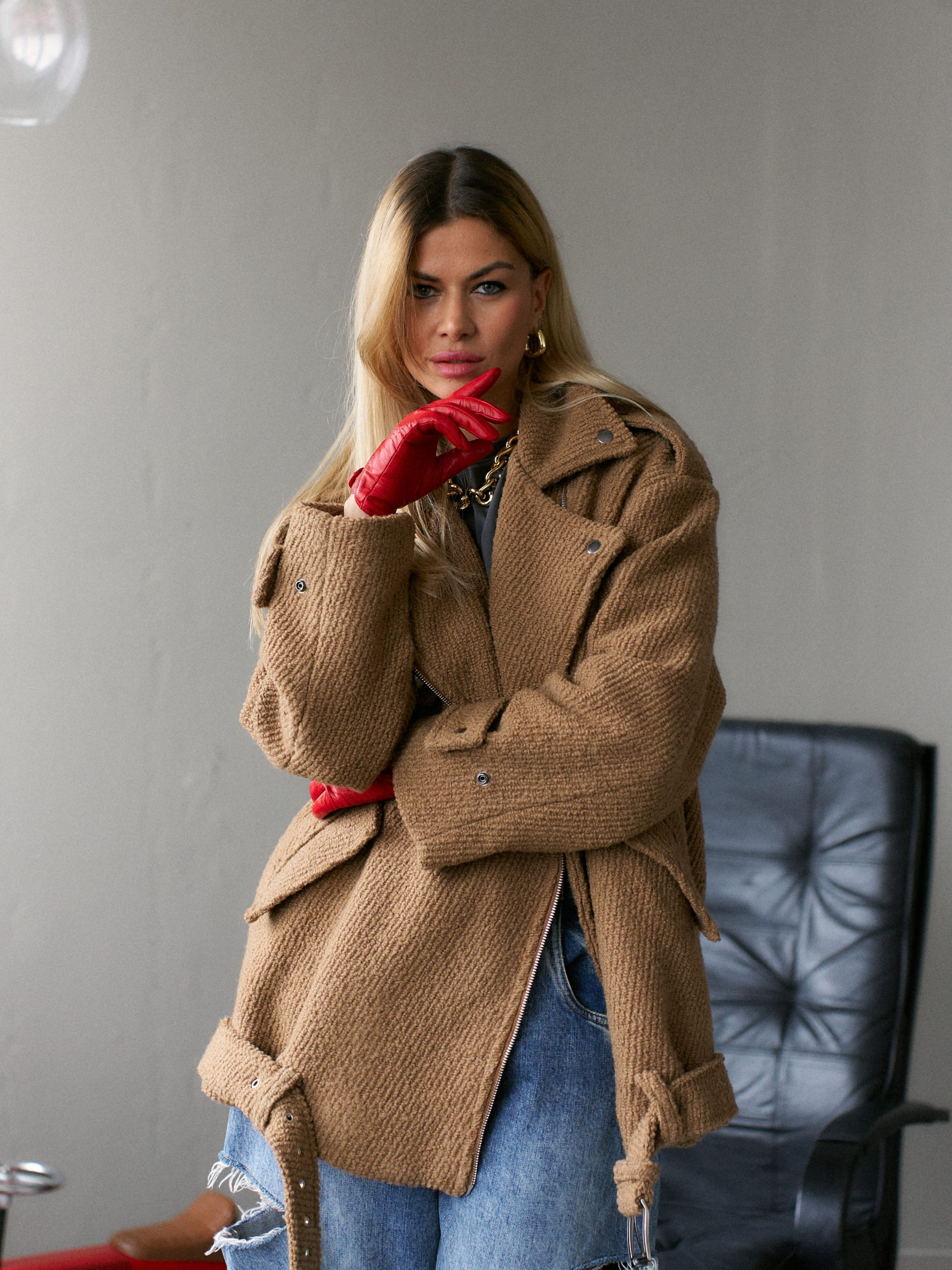 woman_woolen_kosukha_caramel_color