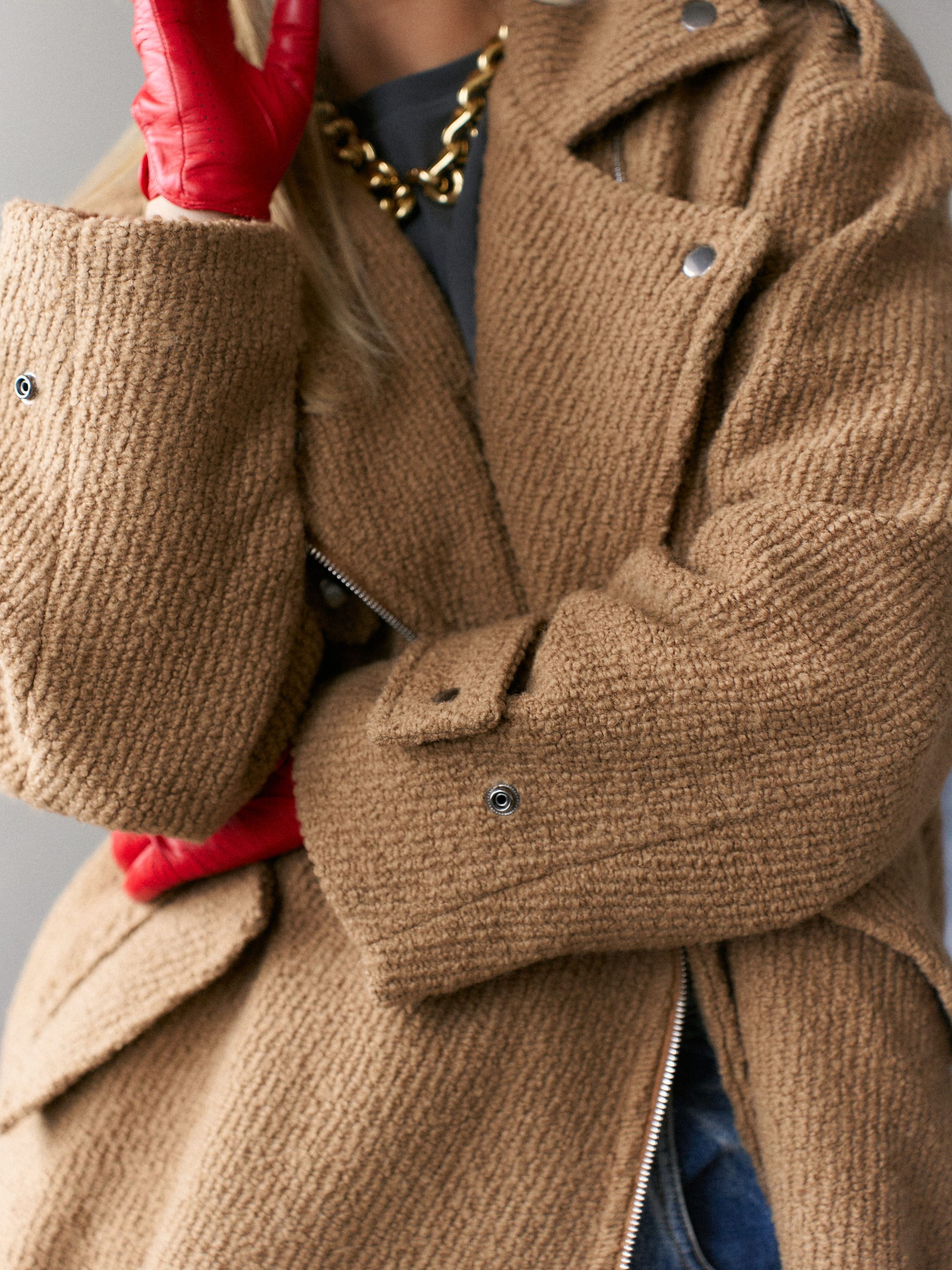 woman_woolen_kosukha_caramel_color