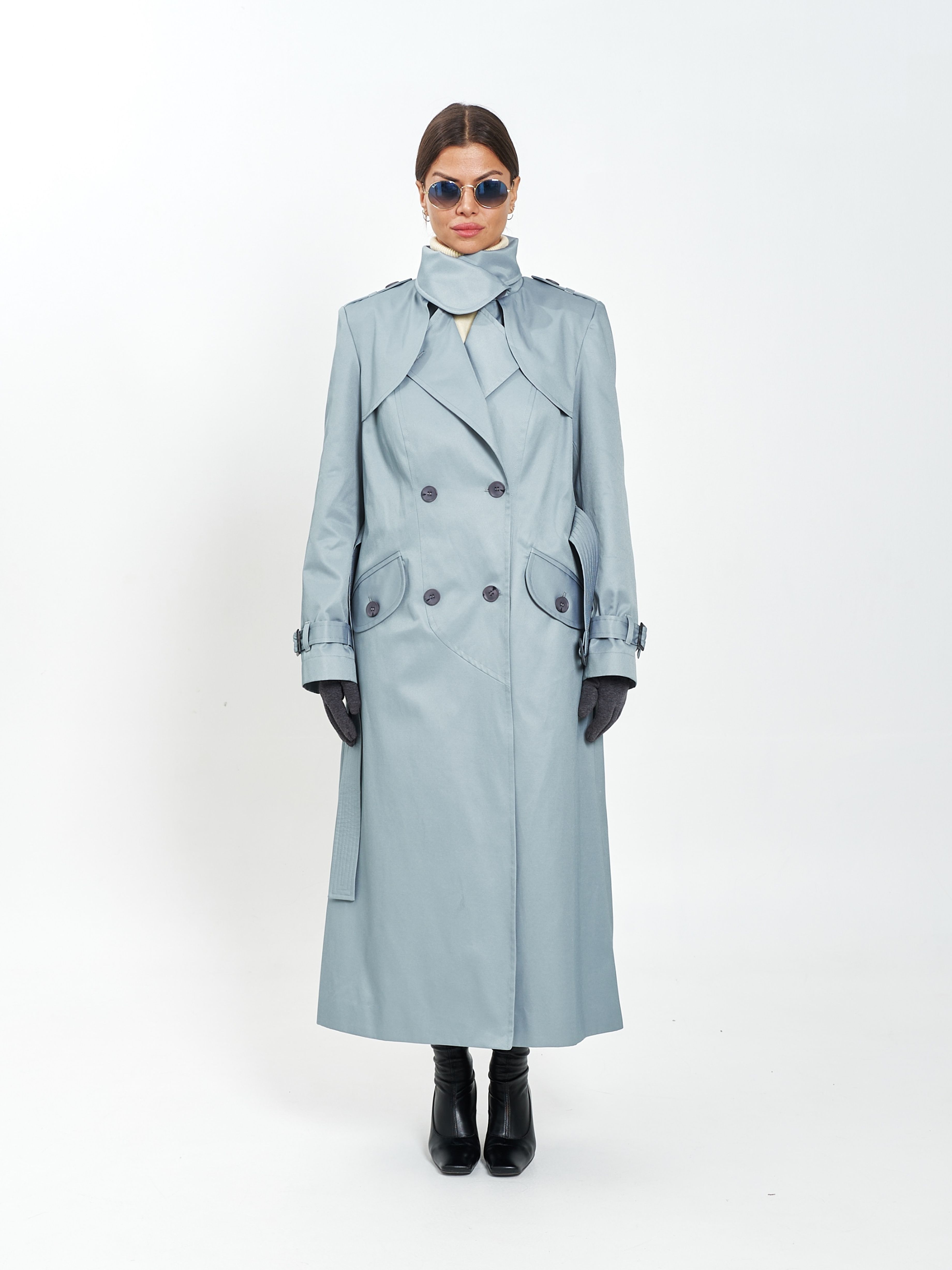 trench_bluegrew_plech