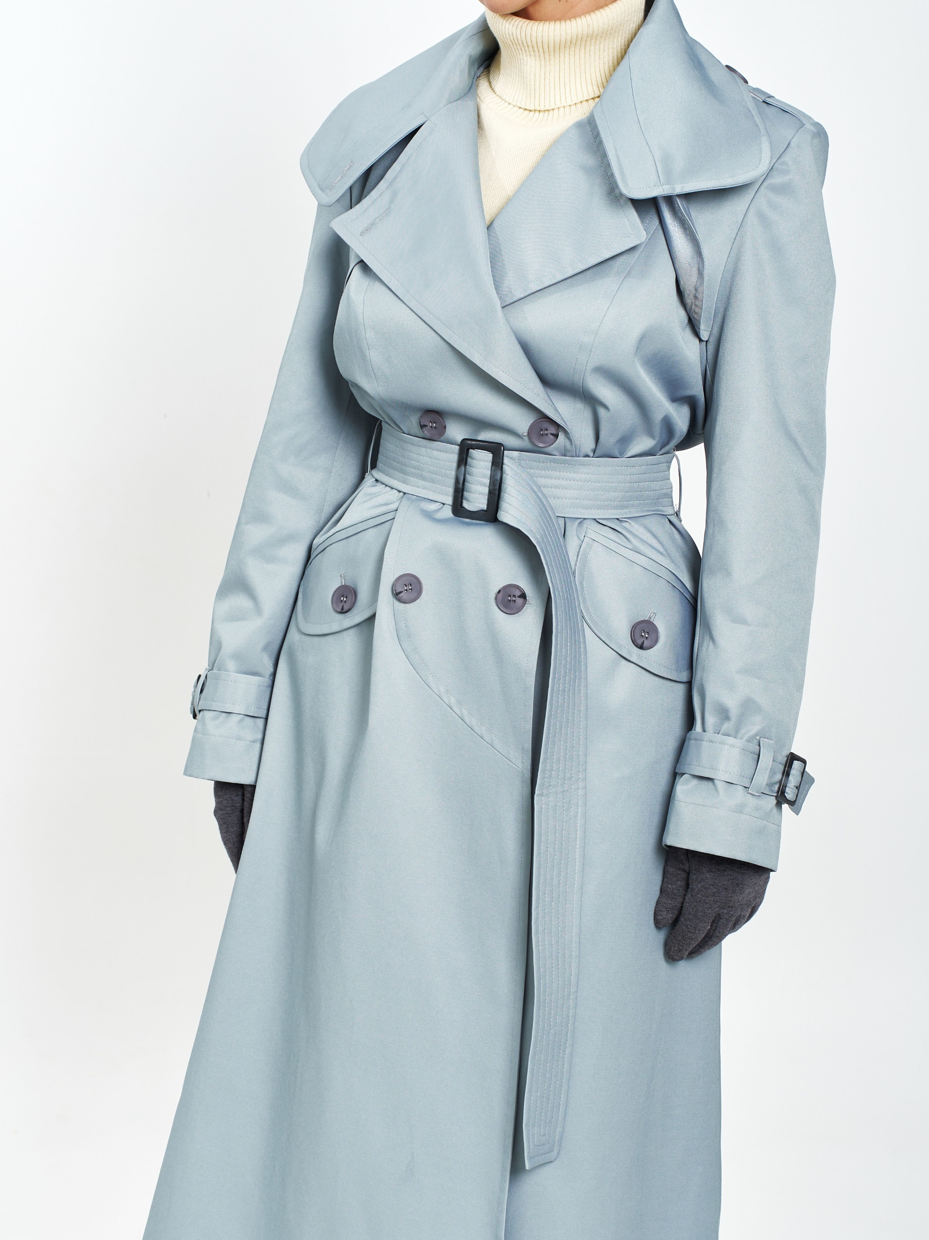 trench_bluegrew_plech