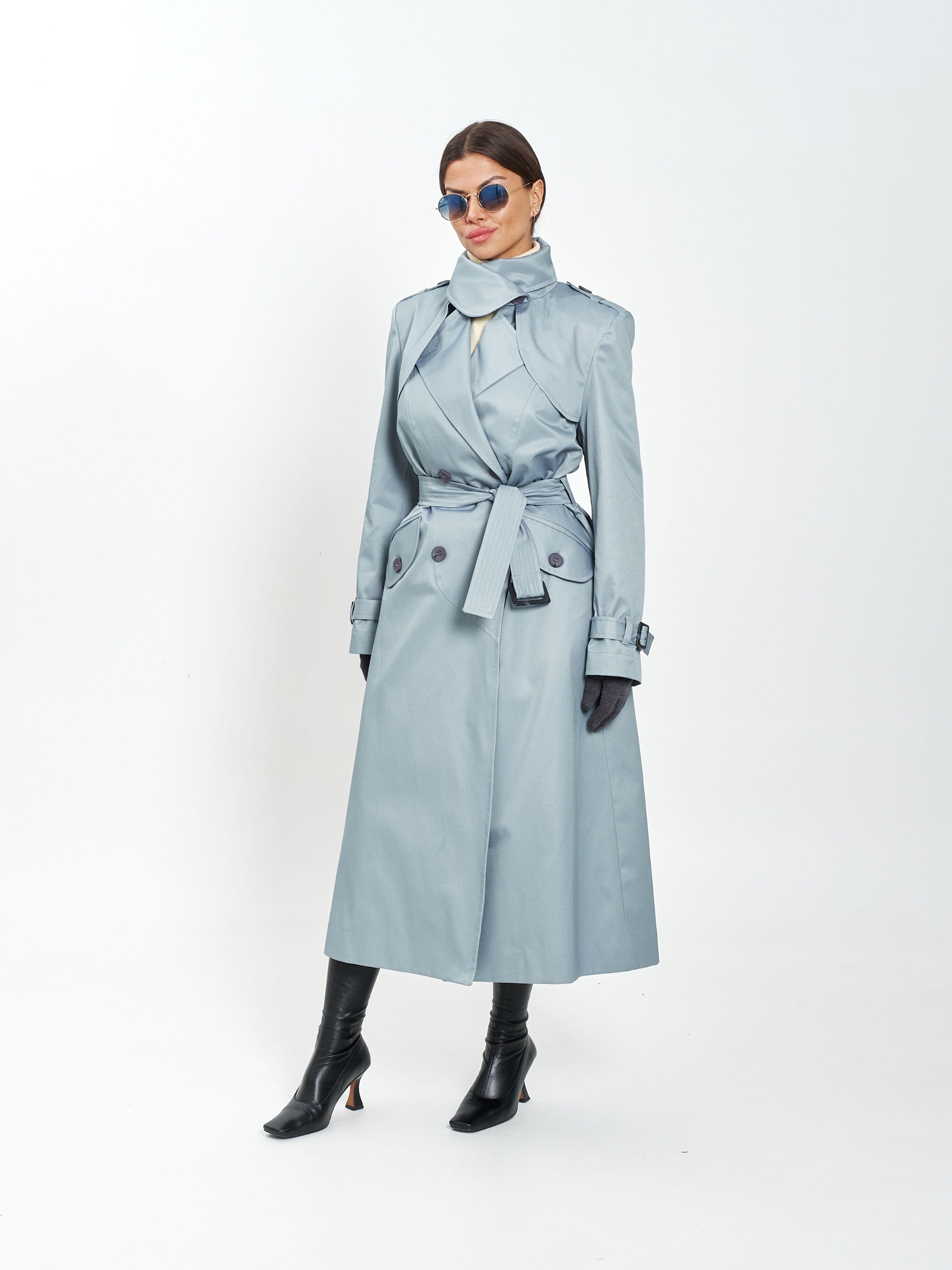 trench_bluegrew_plech